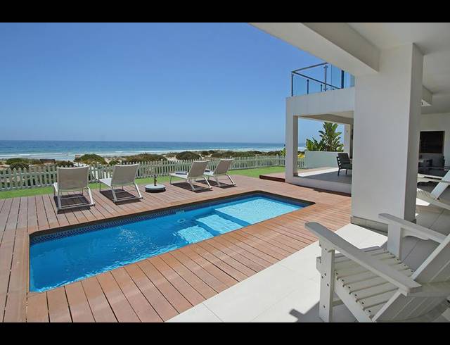 6 BEDROOM HOUSE FOR SALE IN GOLDEN MILE